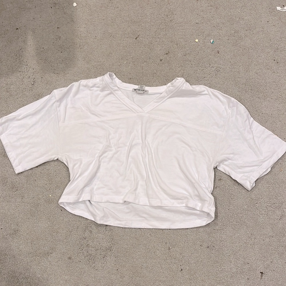 Forever 21 white cropped exercise t shirt XS